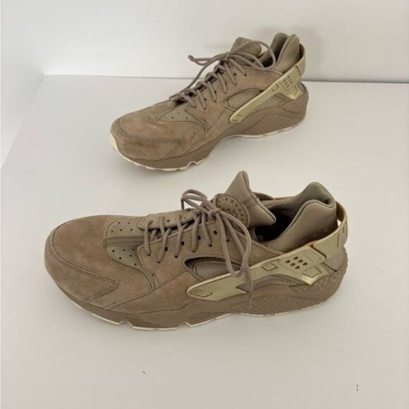 Nike Hurache Men's 10.5 Suede Mesh Taupe & Gold Festival Streetwear Athleisure - Picture 1 of 12